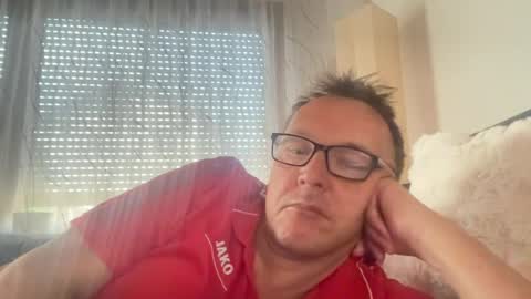 Snapshot of tom6644 chatting on 07/23/26, 06:44 Tom online show from 07/23/26, 06:44