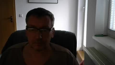 Tom online show from 09/23/25, 10:51