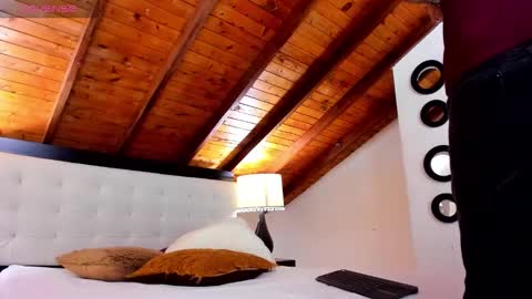 Snapshot of tom_bailey_ chatting on 11/22/25, 12:37 online show from 11/22/25, 12:37