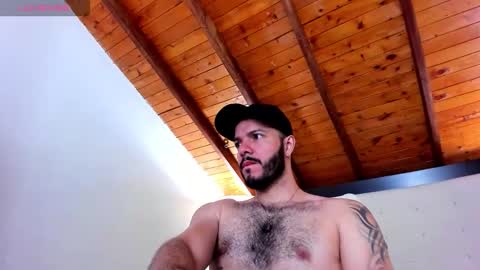 Snapshot of tom_bailey_ chatting on 11/28/25, 01:14 online show from 11/28/25, 01:14