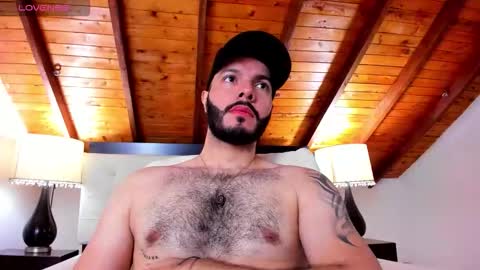 Snapshot of tom_bailey_ chatting on 11/29/25, 01:03 online show from 11/29/25, 01:03