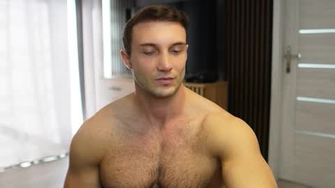 Tom online show from 09/25/25, 07:01