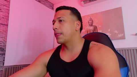 Tom muscle1 online show from 12/04/25, 11:52