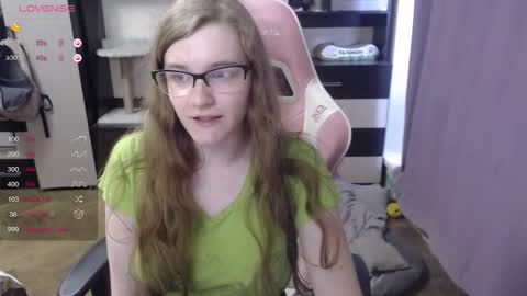 tomato_tease online show from 09/17/25, 02:08