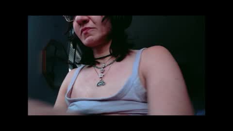 Snapshot of tomboy_titties chatting on 10/27/25, 11:31 tomboy_titties online show from 10/27/25, 11:31