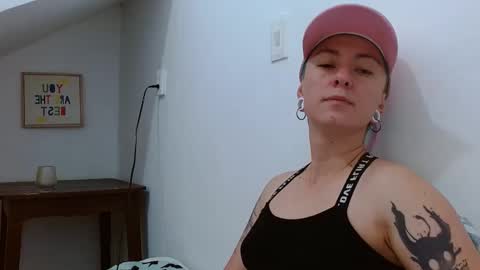 Snapshot of tomboyblue chatting on 02/09/26, 04:44 Blue online show from 02/09/26, 04:44