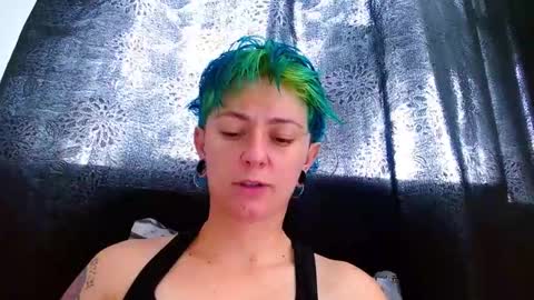 Snapshot of tomboyblue chatting on 04/17/26, 03:15 Blue online show from 04/17/26, 03:15
