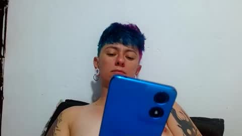 Snapshot of tomboyblue chatting on 06/09/26, 06:41 Blue online show from 06/09/26, 06:41