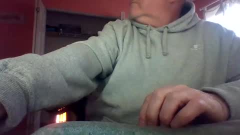 Snapshot of tomcat4848 chatting on 11/01/25, 01:35 tomcat4848 online show from 11/01/25, 01:35