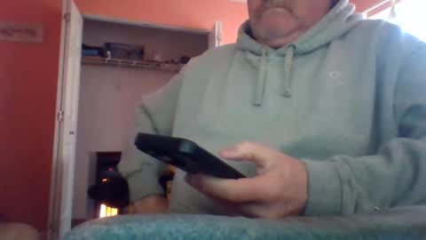 Snapshot of tomcat4848 chatting on 11/06/25, 05:47 tomcat4848 online show from 11/06/25, 05:47