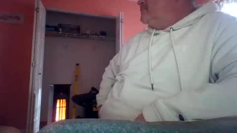 Snapshot of tomcat4848 chatting on 11/08/25, 02:39 tomcat4848 online show from 11/08/25, 02:39