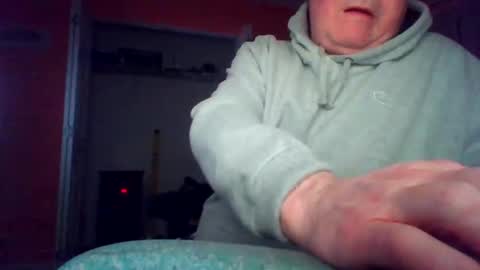 Snapshot of tomcat4848 chatting on 11/15/25, 10:37 tomcat4848 online show from 11/15/25, 10:37