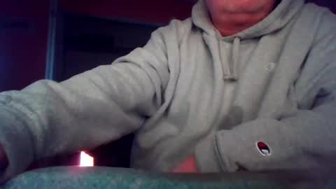 Snapshot of tomcat4848 chatting on 11/22/25, 11:09 tomcat4848 online show from 11/22/25, 11:09