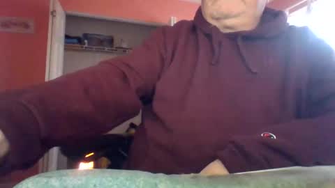 Snapshot of tomcat4848 chatting on 11/23/25, 03:01 tomcat4848 online show from 11/23/25, 03:01