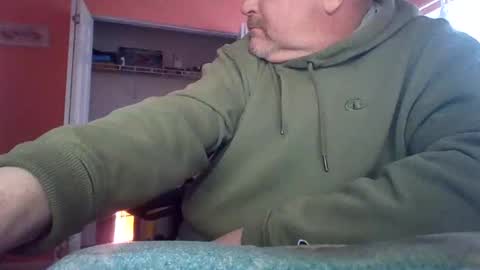 Snapshot of tomcat4848 chatting on 11/28/25, 05:15 tomcat4848 online show from 11/28/25, 05:15