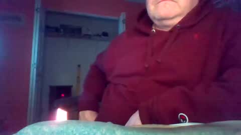 Snapshot of tomcat4848 chatting on 12/14/25, 09:47 tomcat4848 online show from 12/14/25, 09:47