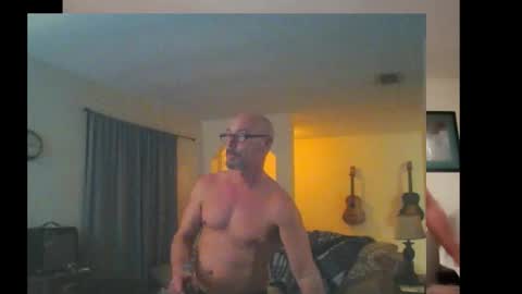 Snapshot of tomcatsawyer chatting on 12/03/25, 01:13 sirmuggsalot online show from 12/03/25, 01:13