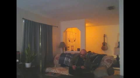 Snapshot of tomcatsawyer chatting on 12/04/25, 08:01 sirmuggsalot online show from 12/04/25, 08:01