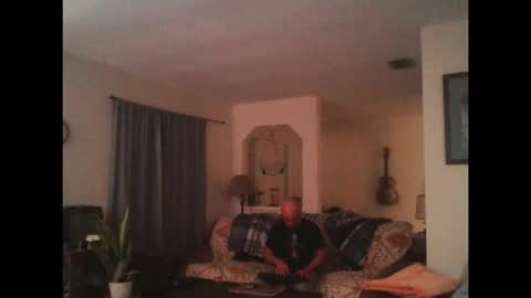 Snapshot of tomcatsawyer chatting on 12/05/25, 03:04 sirmuggsalot online show from 12/05/25, 03:04