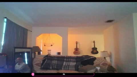 Snapshot of tomcatsawyer chatting on 12/17/25, 01:17 sirmuggsalot online show from 12/17/25, 01:17