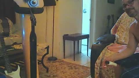 Snapshot of tomcatsawyer chatting on 07/24/26, 01:03 sirmuggsalot online show from 07/24/26, 01:03