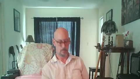Snapshot of tomcatsawyer chatting on 08/01/26, 09:46 sirmuggsalot online show from 08/01/26, 09:46