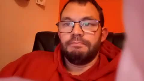 Snapshot of tomlaw1991 chatting on 10/29/25, 06:31 tomlaw1991 online show from 10/29/25, 06:31