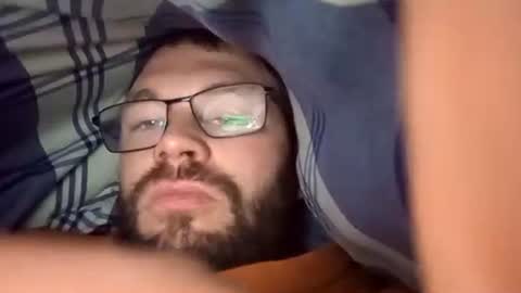 Snapshot of tomlaw1991 chatting on 11/17/25, 08:25 tomlaw1991 online show from 11/17/25, 08:25