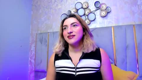 Snapshot of tomlondon_ chatting on 11/22/25, 11:53 online show from 11/22/25, 11:53