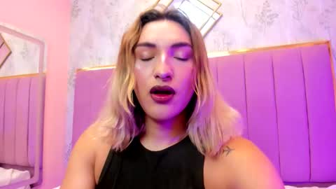 Snapshot of tomlondon_ chatting on 12/03/25, 07:12 online show from 12/03/25, 07:12