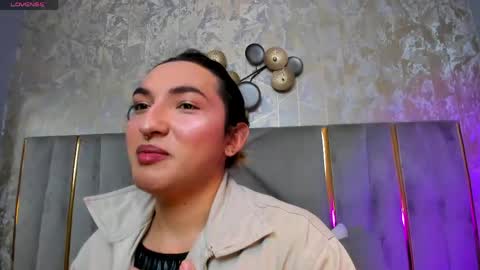 Snapshot of tomlondon_ chatting on 05/20/26, 12:22 online show from 05/20/26, 12:22