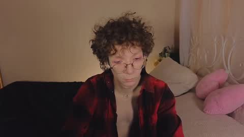 Snapshot of tommiehi chatting on 03/01/25, 05:42 Tommie online show from 03/01/25, 05:42