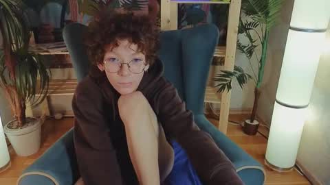 Snapshot of tommiehi chatting on 03/12/25, 11:42 Tommie online show from 03/12/25, 11:42