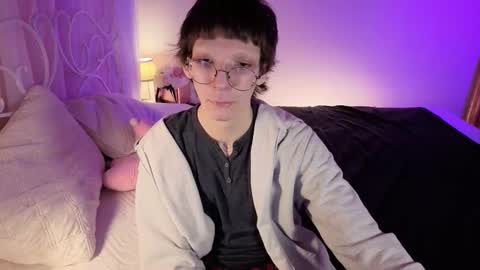 Snapshot of tommiehi chatting on 09/27/25, 12:21 Tommie online show from 09/27/25, 12:21