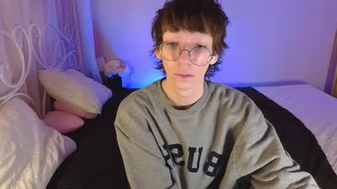 Snapshot of tommiehi chatting on 10/22/25, 12:16 Tommie online show from 10/22/25, 12:16