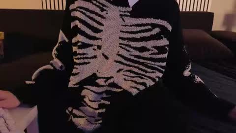 Snapshot of tommiehi chatting on 11/11/25, 12:05 Tommie online show from 11/11/25, 12:05