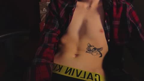 Snapshot of tommiehi chatting on 11/28/25, 05:43 Tommie online show from 11/28/25, 05:43