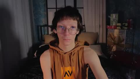 Snapshot of tommiehi chatting on 11/30/25, 05:11 Tommie online show from 11/30/25, 05:11