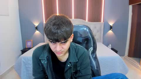 Tommy  online show from 10/05/25, 03:38