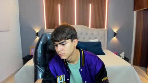 Tommy  online show from 11/18/25, 03:23