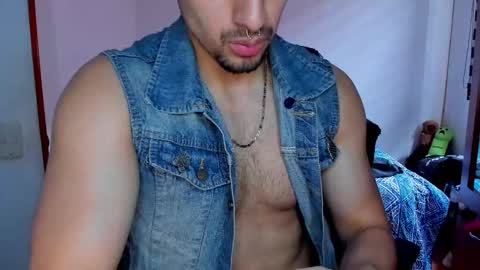 Snapshot of tommy_bred chatting on 11/26/25, 06:31 Twitter BreddTommy IG tommy bredd online show from 11/26/25, 06:31