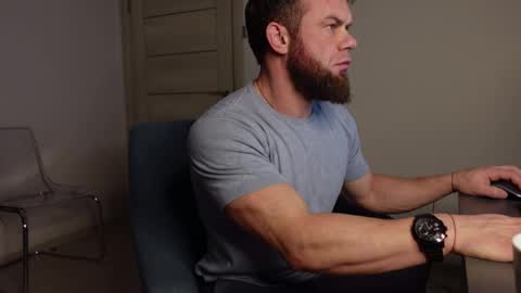  tommy burnzzz  online show from 12/31/24, 02:29