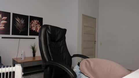  tommy burnzzz  online show from 12/04/25, 08:01