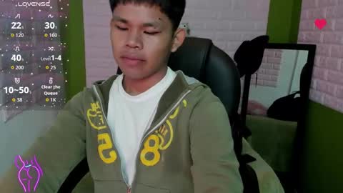 Snapshot of tommy_cherry chatting on 11/20/25, 02:06 Tommy online show from 11/20/25, 02:06