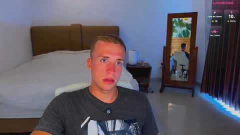 Tommy online show from 09/26/25, 03:43