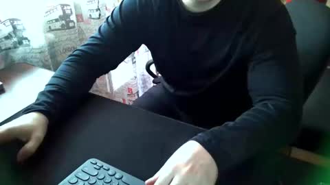 Snapshot of tommy_li_2 chatting on 01/07/25, 07:20 Tommi Li online show from 01/07/25, 07:20