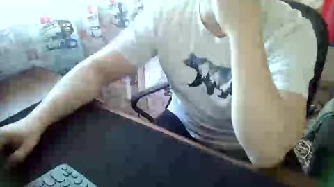 Snapshot of tommy_li_2 chatting on 01/25/25, 09:04 Tommi Li online show from 01/25/25, 09:04