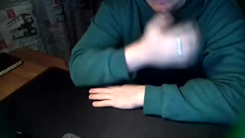 Snapshot of tommy_li_2 chatting on 02/02/25, 02:45 Tommi Li online show from 02/02/25, 02:45