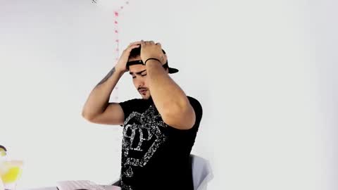 Snapshot of tommy_sccott chatting on 09/14/25, 10:42 tommy_sccott online show from 09/14/25, 10:42