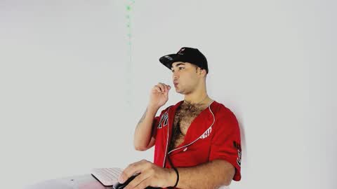 Snapshot of tommy_sccott chatting on 09/23/25, 11:19 tommy_sccott online show from 09/23/25, 11:19